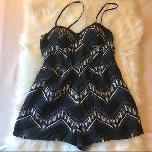 BAND OF GYPSIES Romper Size L